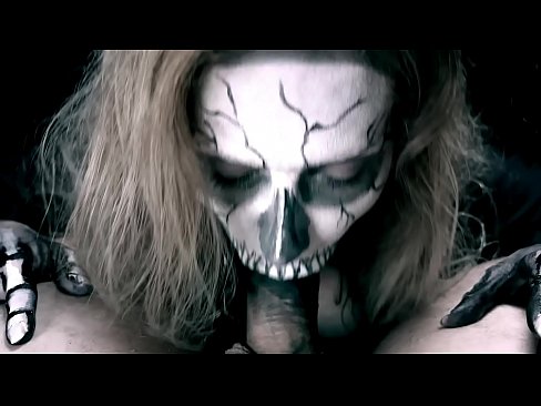 ❤️ Demon cailín sucking coileach lena béal dubh agus shlogtha cum. ️❌  Porn vk  ag ga.ladyxxxporno.ru ❌❤